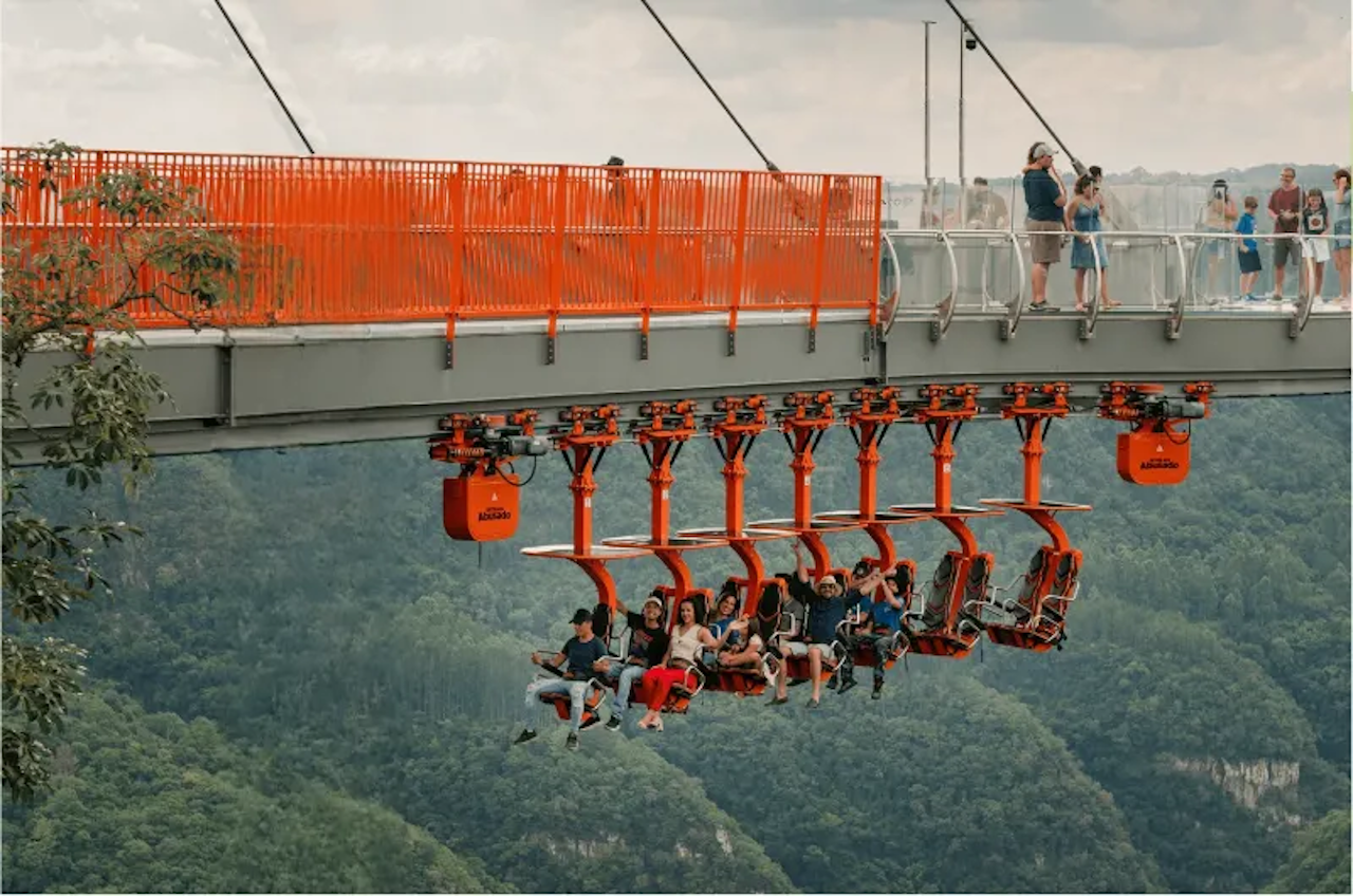 gramado skyglass.png